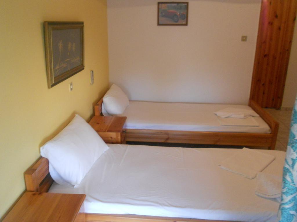 Assimakis Hotel Finikounta Quarto foto